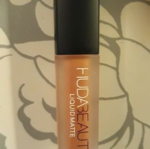 Hida Beauty Liquid Lipstick Mini In Bombshell